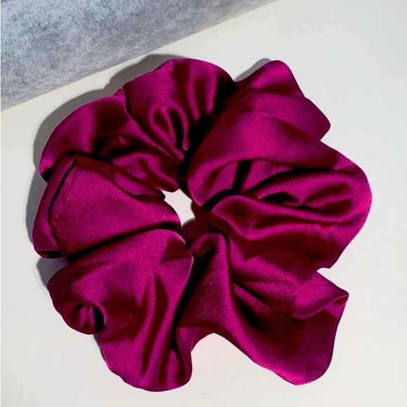 No Brand Accessories - Jumbo Size Scrunchie Maroon | No Brand | NWOT|